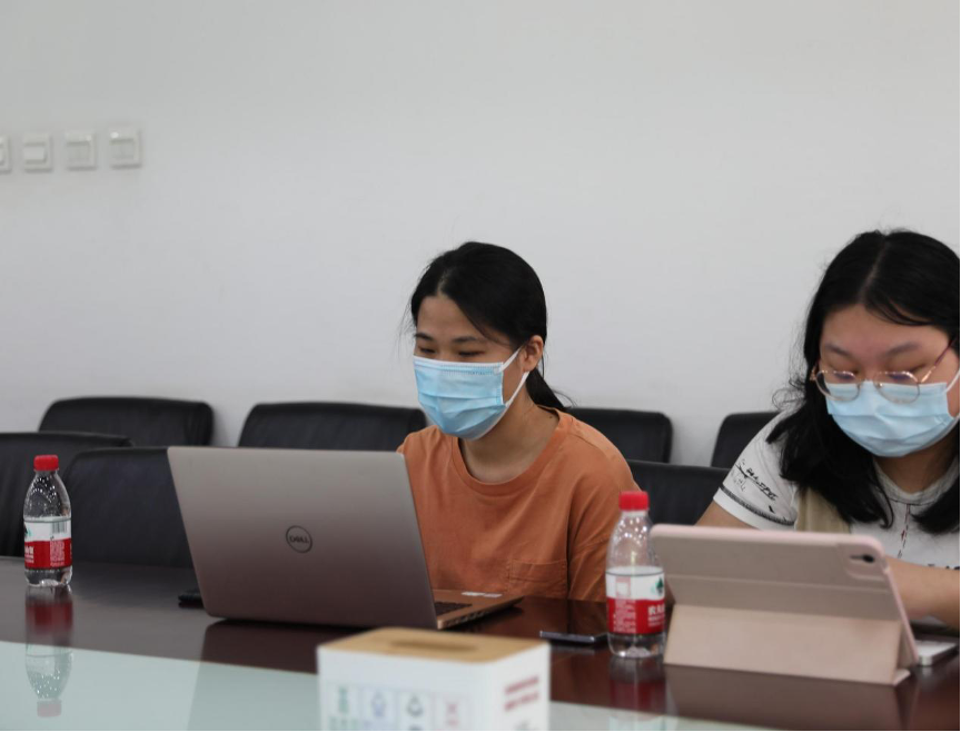 71e1f2bd37d04e4db1272a0892b323c8.png 本科生胡月月發(fā)言.png