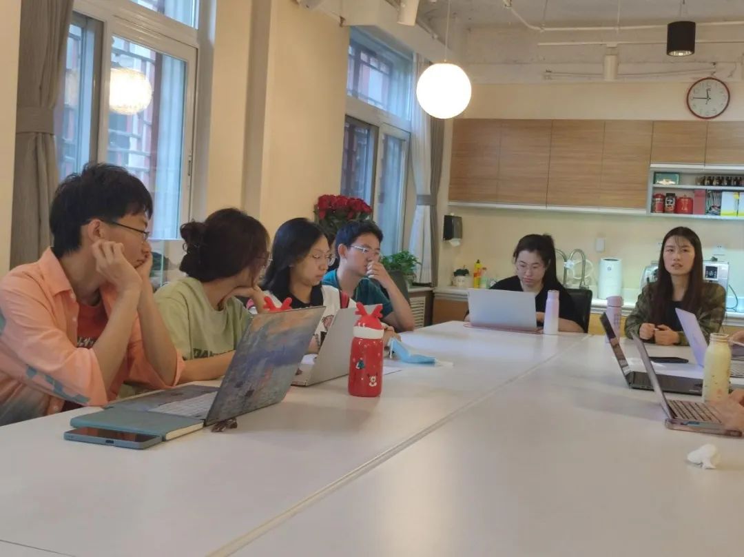 b4c55feb033841178d0e569d901c3c17.jpg c68d350ef99f1839a44f92ecb3ae5216.jpg